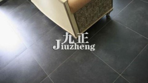 防滑地板选购攻略：旧房翻新安全第一，佛山老房花小钱装出“不摔跤”的家